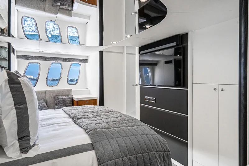 Slide: The Image of Sunseeker 68 Predator 2005 - 13