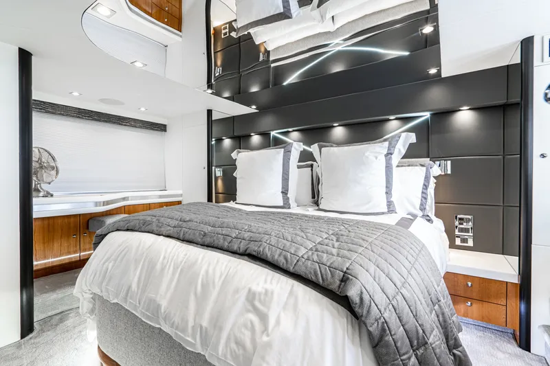 Slide: The Image of Sunseeker 68 Predator 2005 - 16