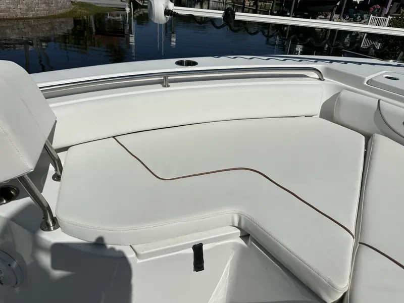 Slide: The Image of Sea Hunt 225 Ultra 2018 - 19