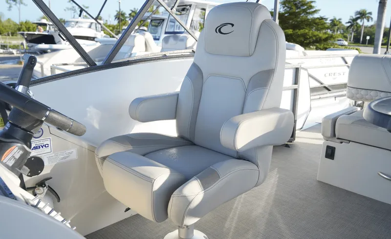 Slide: The Image of Crest 230 Caribbean LX 2023 - 13
