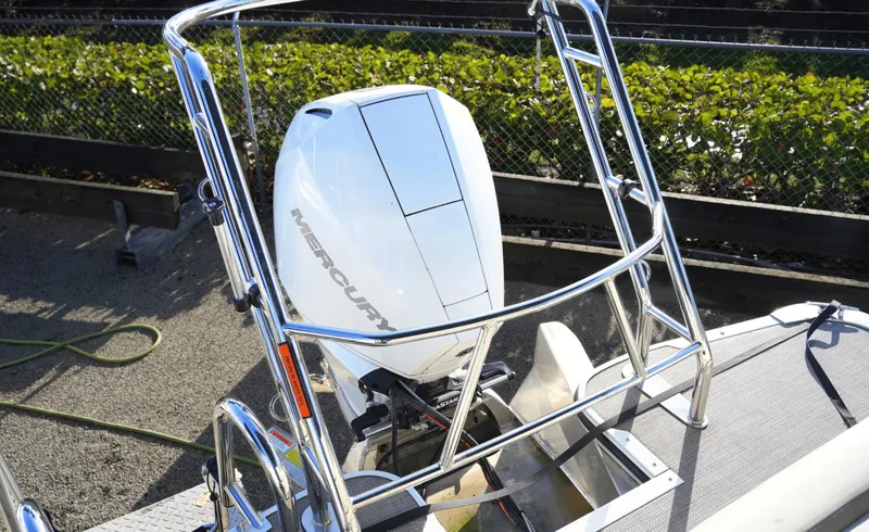 Slide: The Image of Crest 230 Caribbean LX 2023 - 16
