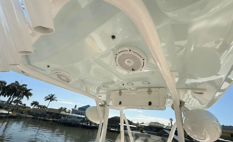 Slide: The Image of Sea Hunt Ultra 229 2021 - 13