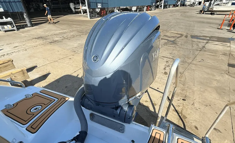 Slide: The Image of Sea Hunt Ultra 229 2021 - 3
