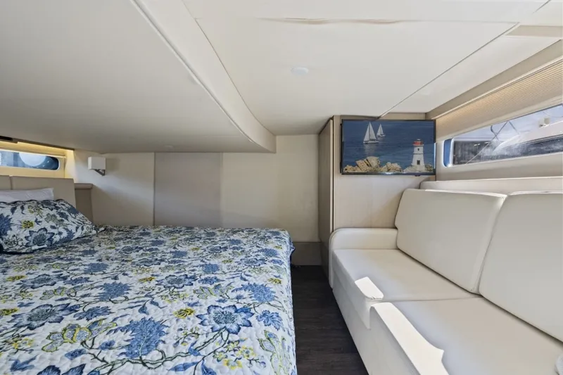 Slide: The Image of Regal 42 Fly 2020 - 22