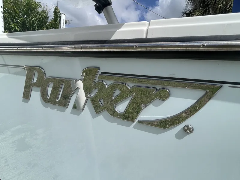 Slide: The Image of Parker Marine 25SE 2022 - 11