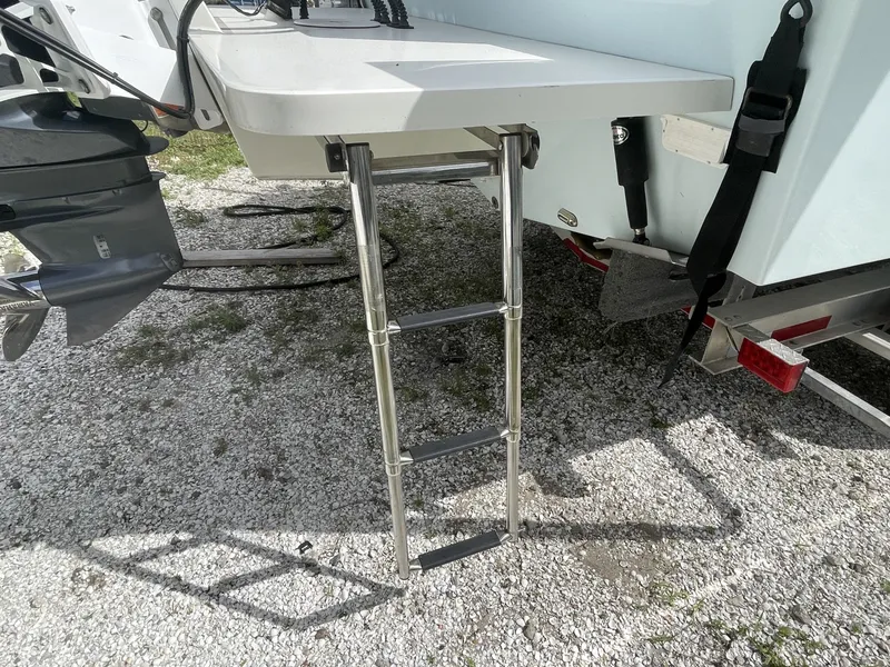 Slide: The Image of Parker Marine 25SE 2022 - 12