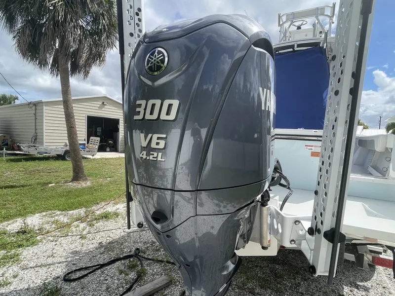 Slide: The Image of Parker Marine 25SE 2022 - 16