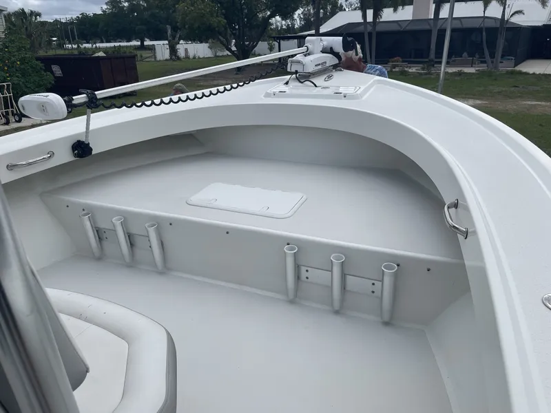 Slide: The Image of Parker Marine 25SE 2022 - 31
