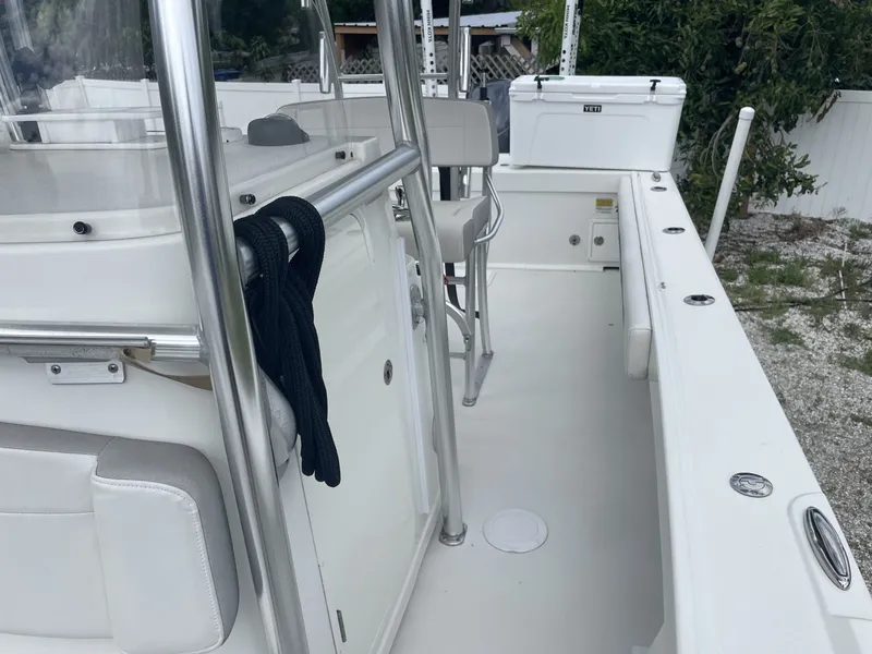 Slide: The Image of Parker Marine 25SE 2022 - 37