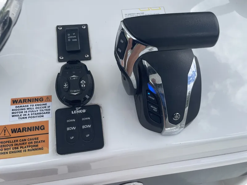 Slide: The Image of Parker Marine 25SE 2022 - 48