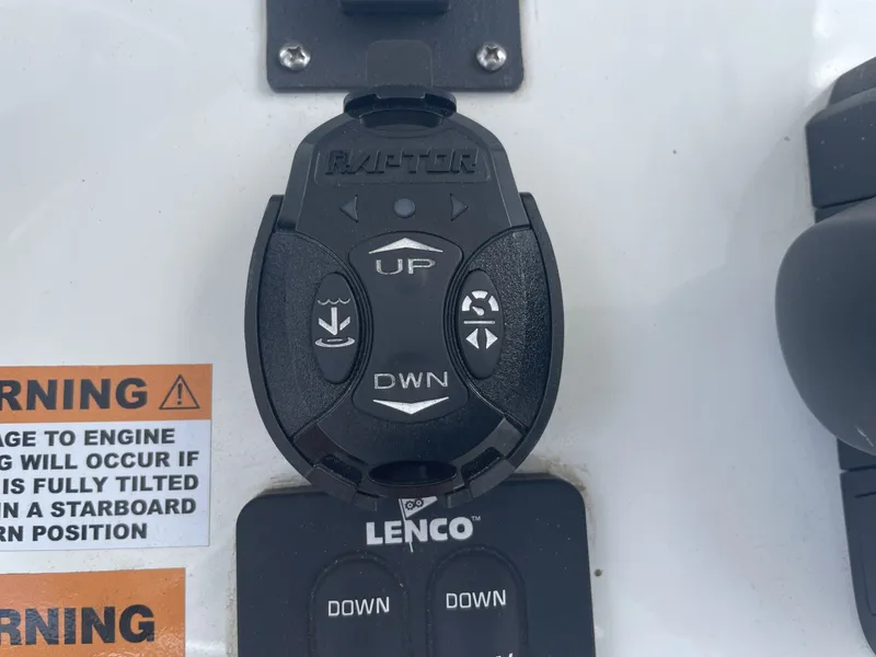 Slide: The Image of Parker Marine 25SE 2022 - 50