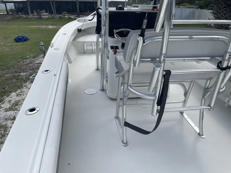 Slide: The Image of Parker Marine 25SE 2022 - 61