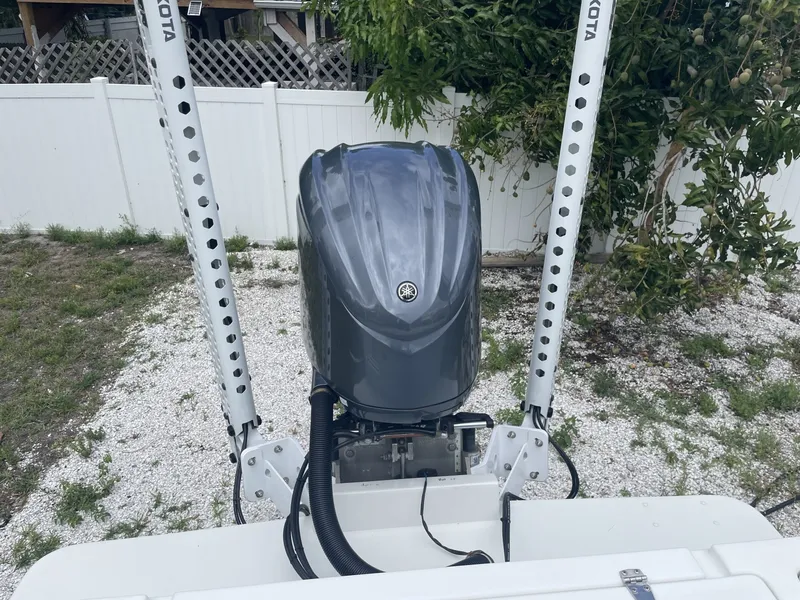 Slide: The Image of Parker Marine 25SE 2022 - 68