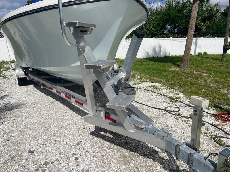 Slide: The Image of Parker Marine 25SE 2022 - 7