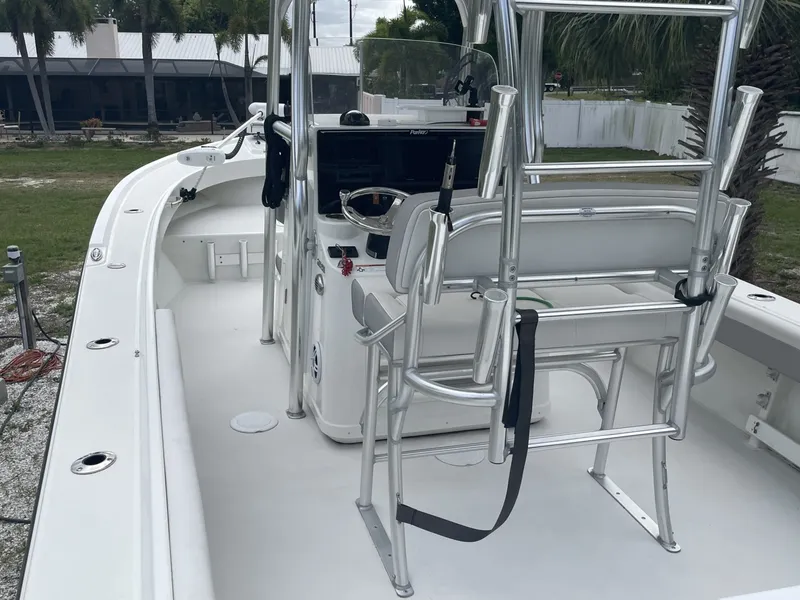 Slide: The Image of Parker Marine 25SE 2022 - 70