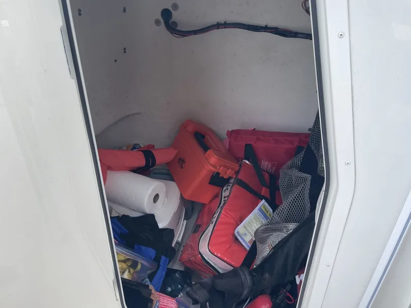 Slide: The Image of Parker Marine 25SE 2022 - 83