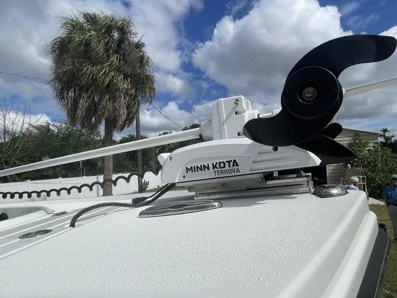 Slide: The Image of Parker Marine 25SE 2022 - 9