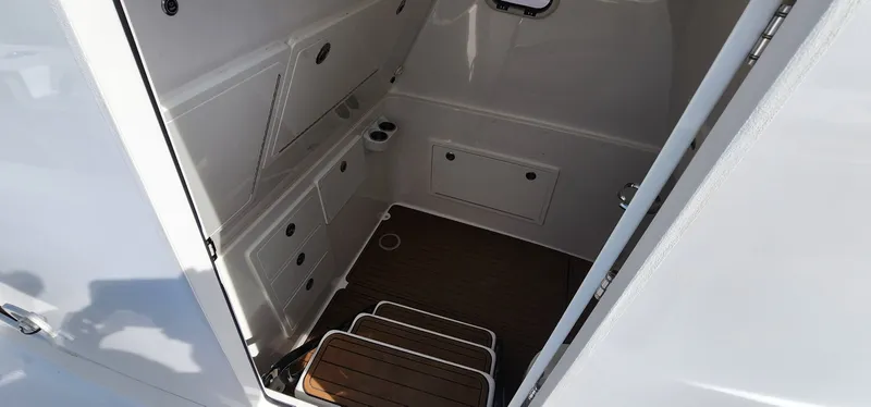Slide: The Image of Cape Horn Yachts 47 2025 - 32