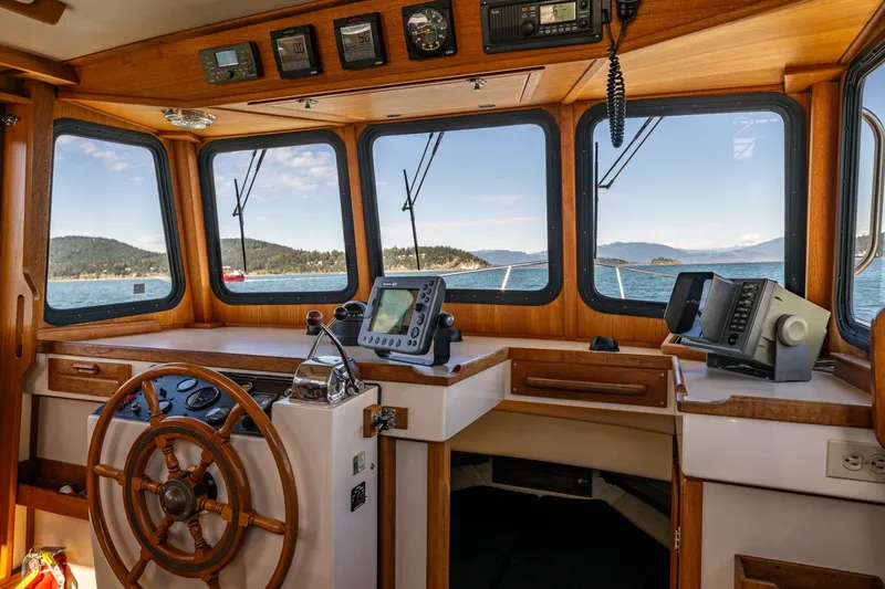 Slide: The Image of Pacific Trawler 40 1999 - 10