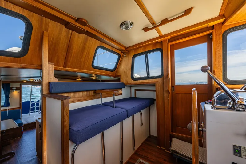 Slide: The Image of Pacific Trawler 40 1999 - 12