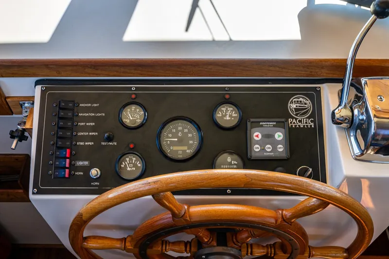 Slide: The Image of Pacific Trawler 40 1999 - 14