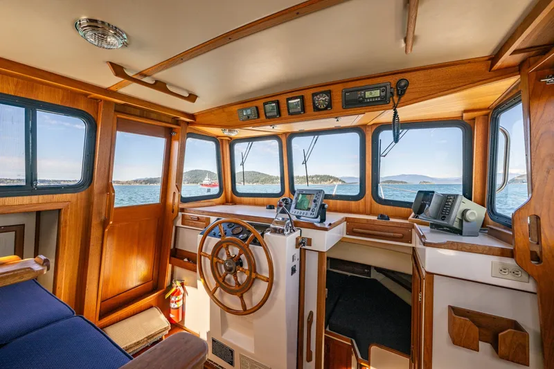 Slide: The Image of Pacific Trawler 40 1999 - 9