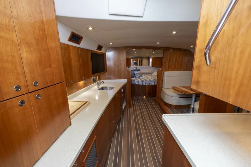 Slide: The Image of Albemarle 410 Express Fisherman 2019 - 14