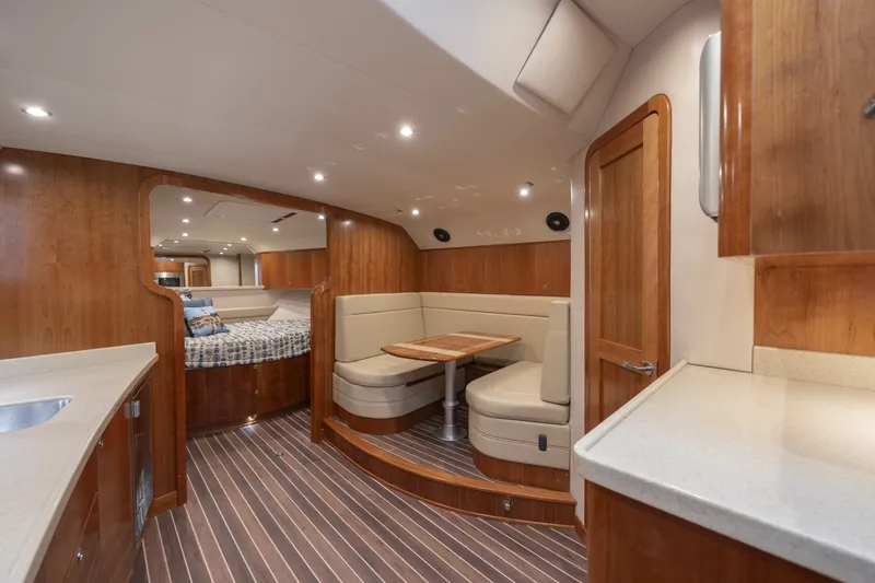 Slide: The Image of Albemarle 410 Express Fisherman 2019 - 16