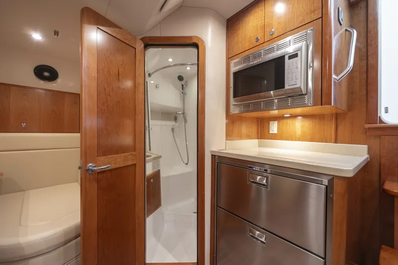 Slide: The Image of Albemarle 410 Express Fisherman 2019 - 19
