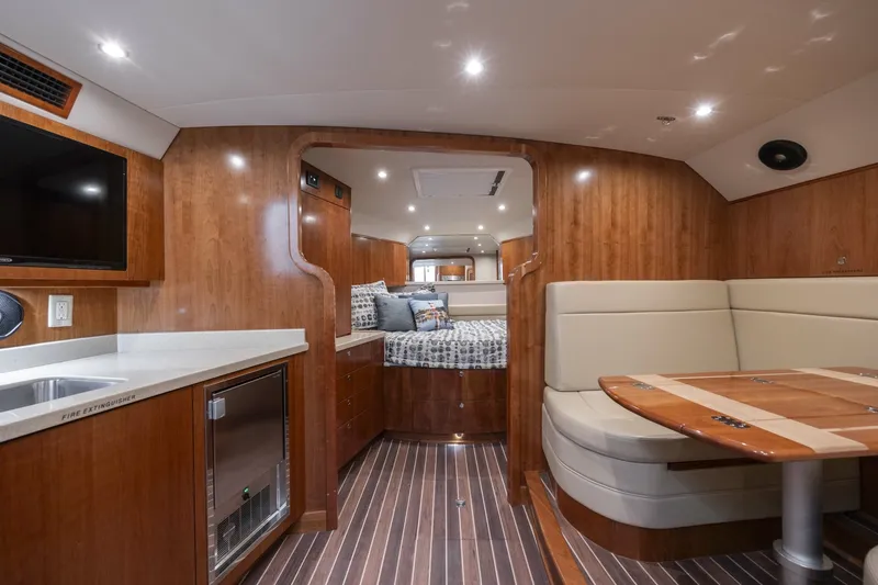 Slide: The Image of Albemarle 410 Express Fisherman 2019 - 25