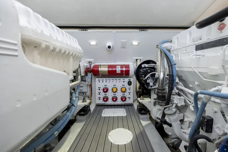 Slide: The Image of Albemarle 410 Express Fisherman 2019 - 31