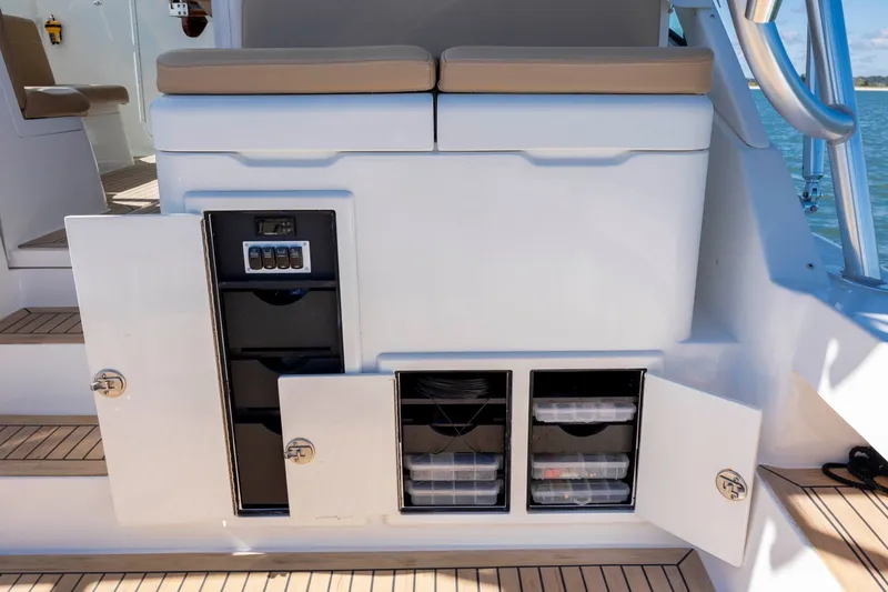 Slide: The Image of Albemarle 410 Express Fisherman 2019 - 56