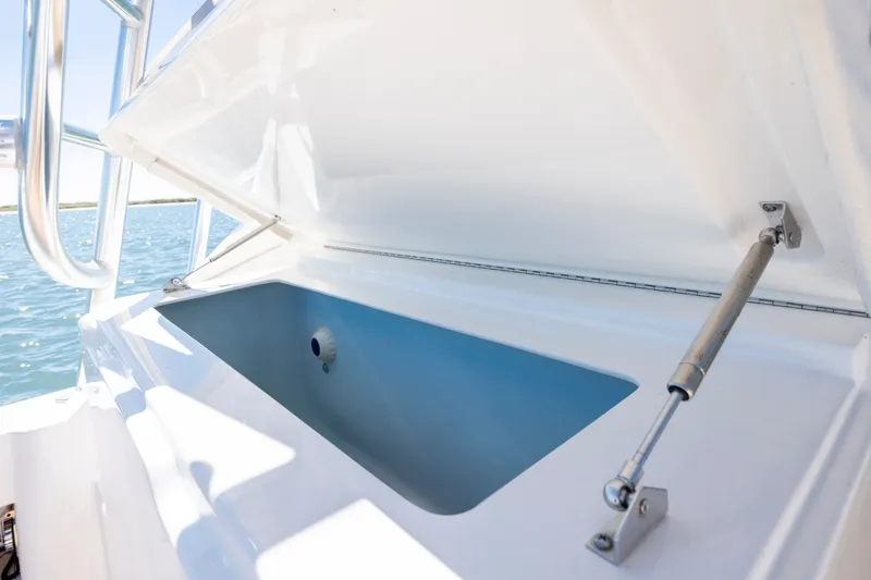 Slide: The Image of Albemarle 410 Express Fisherman 2019 - 59