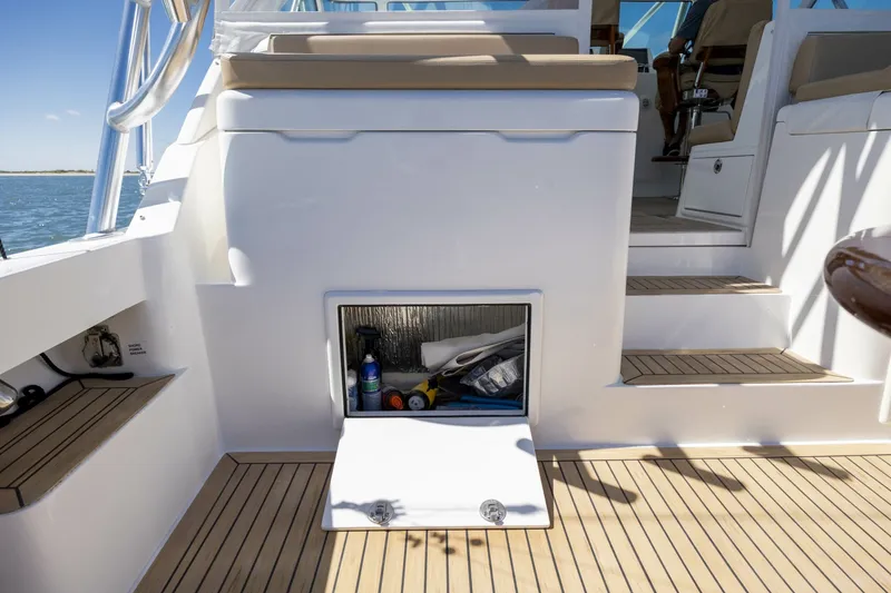 Slide: The Image of Albemarle 410 Express Fisherman 2019 - 60