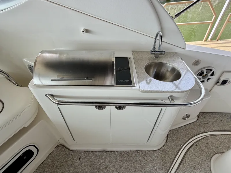 Slide: The Image of Sea Ray 270 Sundancer 2009 - 13