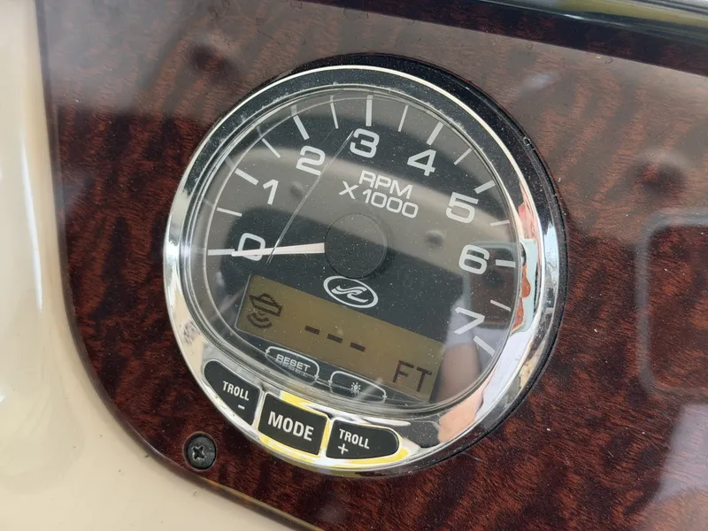 Slide: The Image of Sea Ray 270 Sundancer 2009 - 25