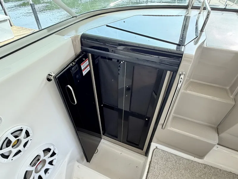 Slide: The Image of Sea Ray 270 Sundancer 2009 - 42