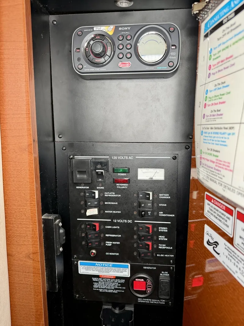 Slide: The Image of Sea Ray 270 Sundancer 2009 - 71