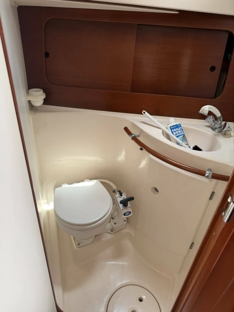 Slide: The Image of Beneteau OCEANIS 321 1995 - 13
