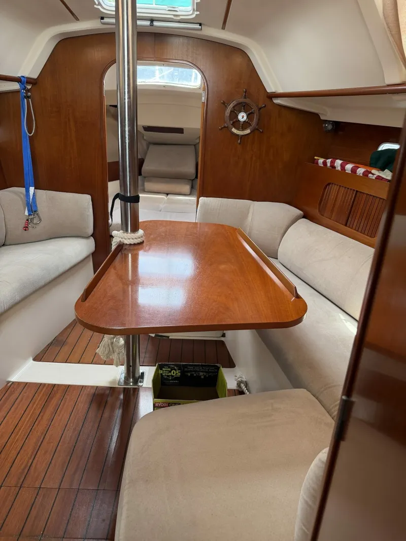 Slide: The Image of Beneteau OCEANIS 321 1995 - 16