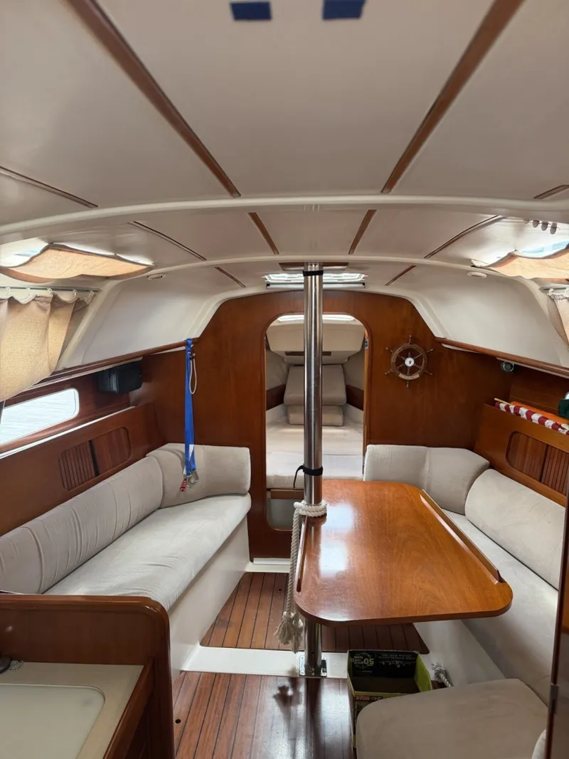 Slide: The Image of Beneteau OCEANIS 321 1995 - 2