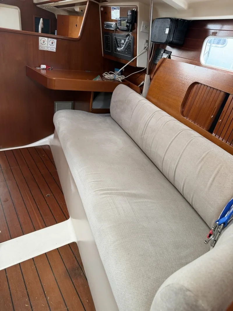Slide: The Image of Beneteau OCEANIS 321 1995 - 3