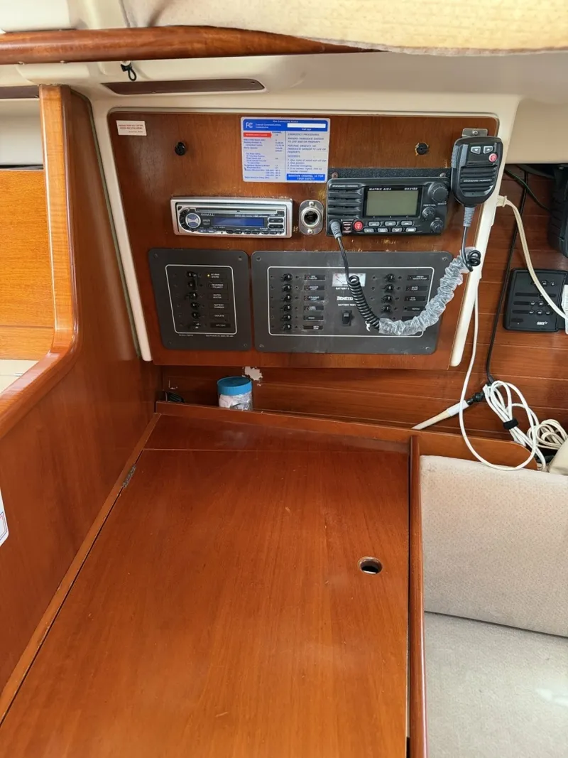 Slide: The Image of Beneteau OCEANIS 321 1995 - 4