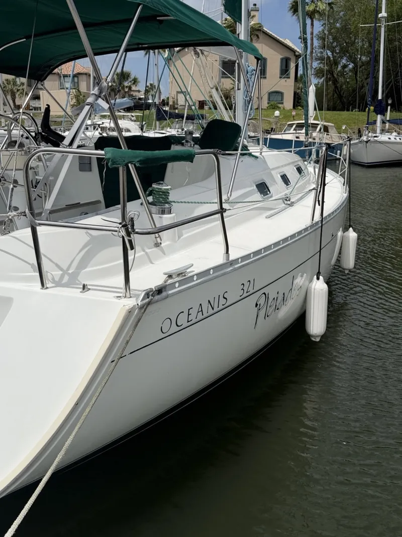 Slide: The Image of Beneteau OCEANIS 321 1995 - 9