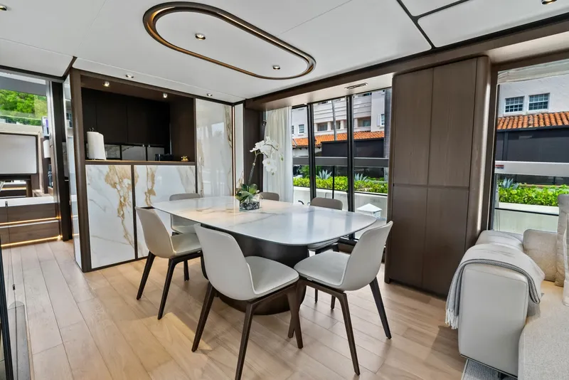 Slide: The Image of Ferretti 860 2023 - 37
