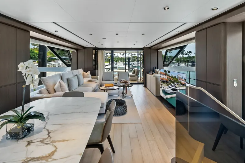 Slide: The Image of Ferretti 860 2023 - 41
