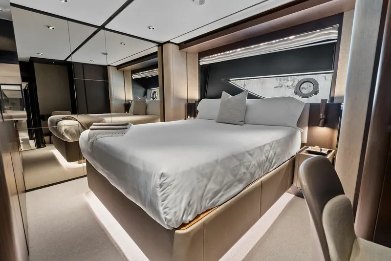 Slide: The Image of Ferretti 860 2023 - 49