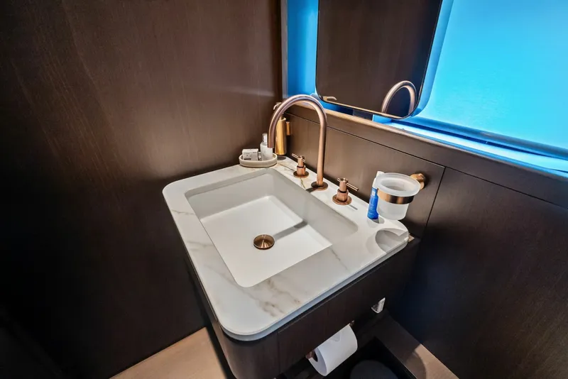 Slide: The Image of Ferretti 860 2023 - 52