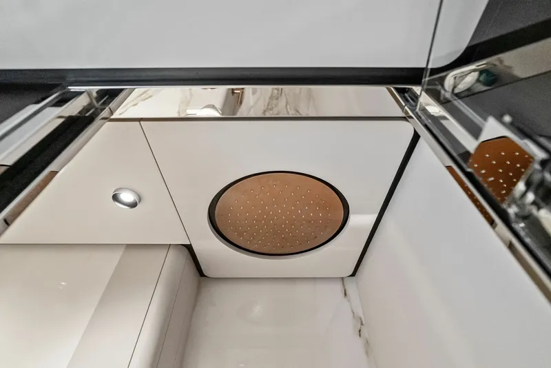 Slide: The Image of Ferretti 860 2023 - 54