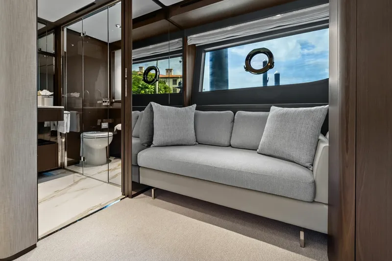 Slide: The Image of Ferretti 860 2023 - 65